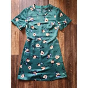 Banana Republic, fit and flare, green floral dress size 2, with pockets